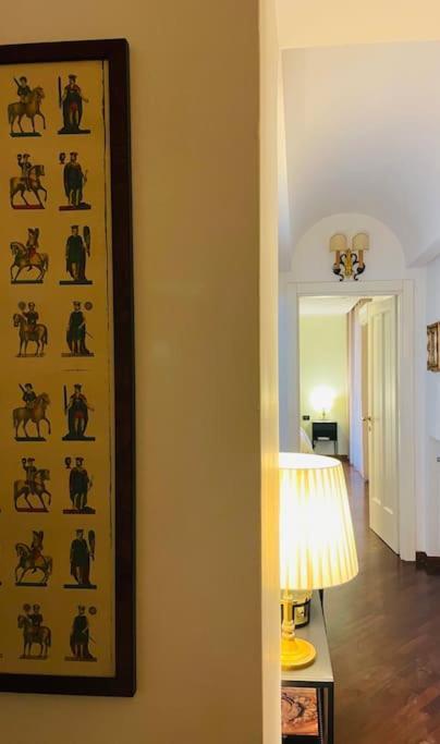 Re Gallo Luxury Apartment Plebiscito In Via Chiaia 那不勒斯 外观 照片