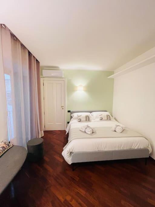 Re Gallo Luxury Apartment Plebiscito In Via Chiaia 那不勒斯 外观 照片