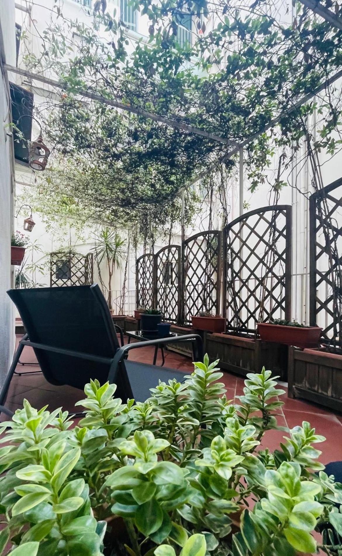 Re Gallo Luxury Apartment Plebiscito In Via Chiaia 那不勒斯 外观 照片